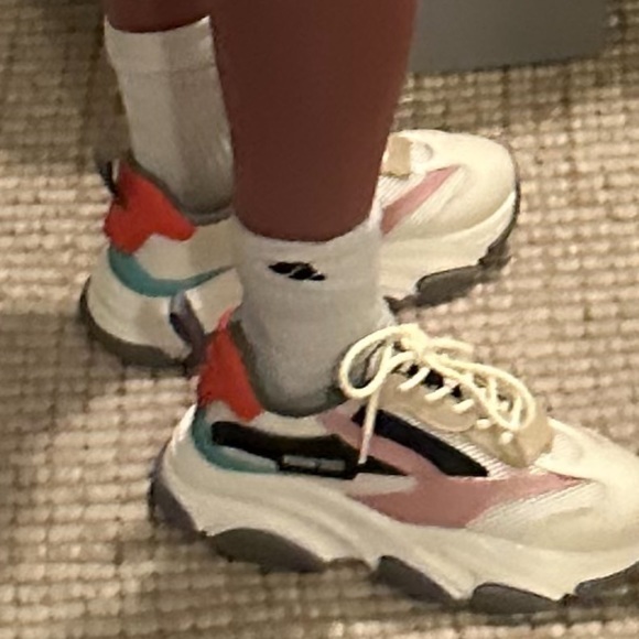 Steve Madden Women's Possession Sneaker‎ - Picture 2 of 13